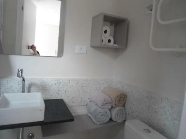 Lar Doce Lar Apartamento São Paulo 0*,  Brasil